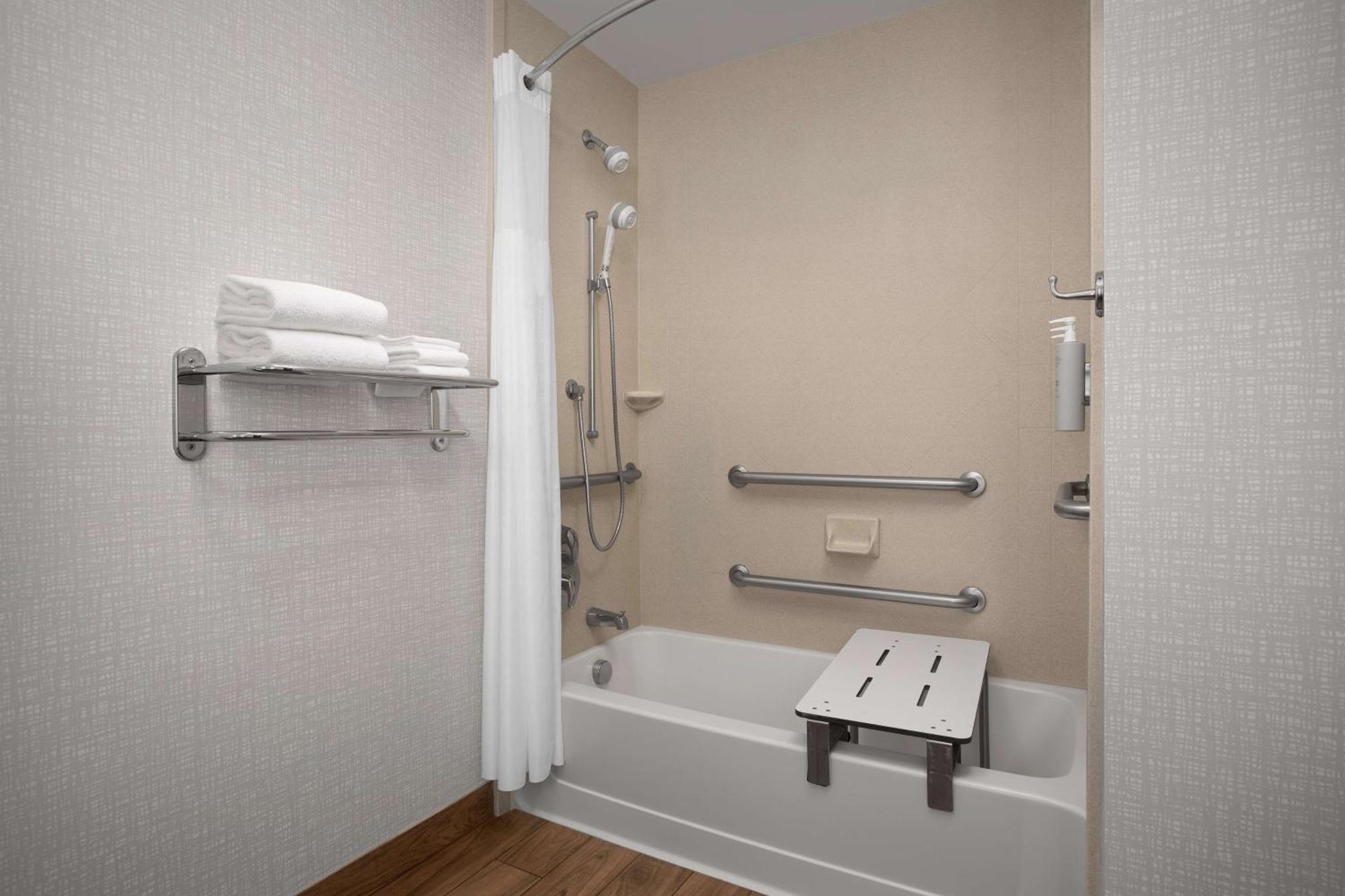 Hampton Inn Yorkville Exterior foto