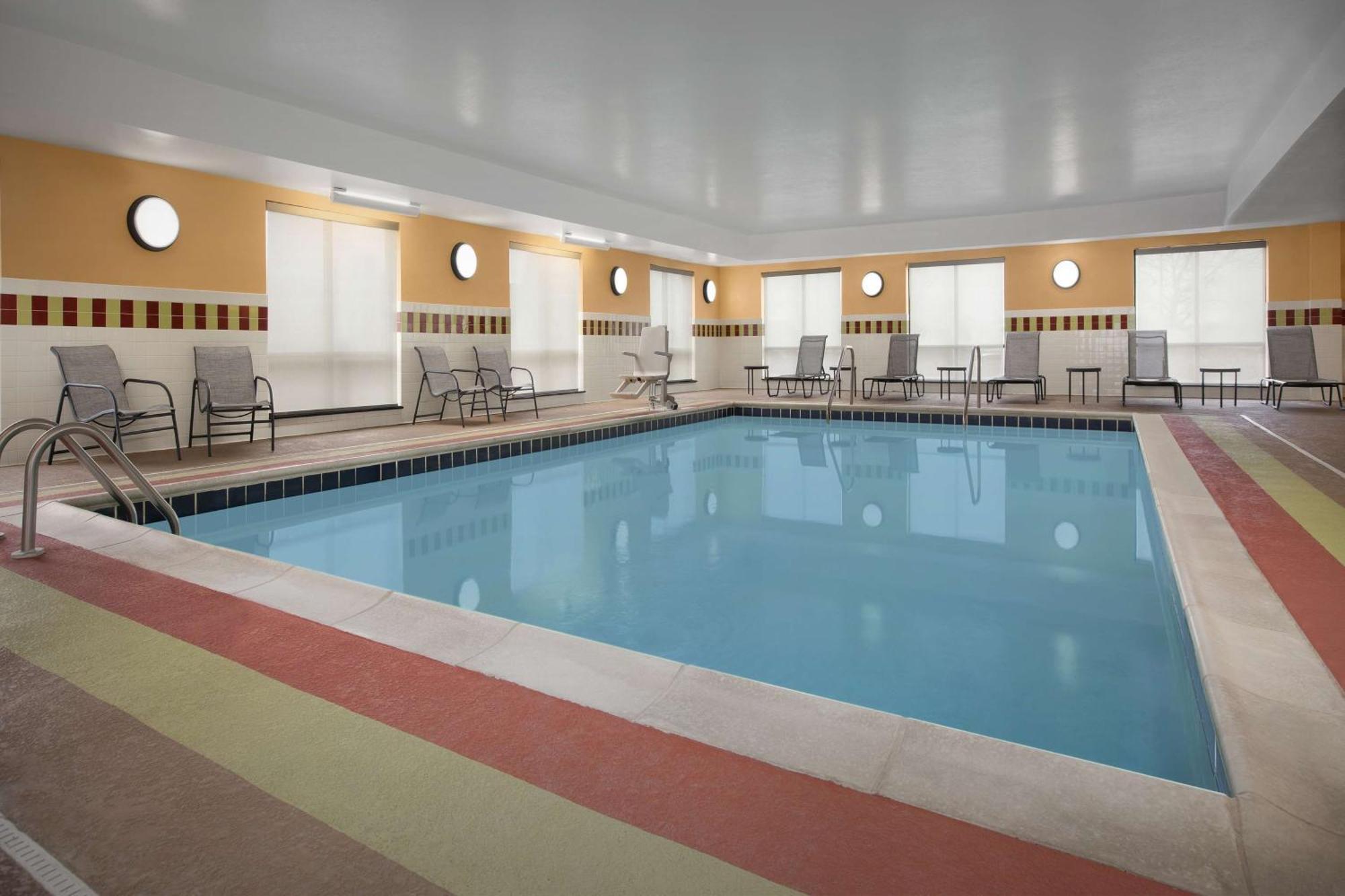 Hampton Inn Yorkville Exterior foto